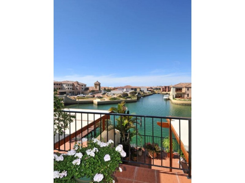 4/18 Port Quays, Wannanup WA 6210