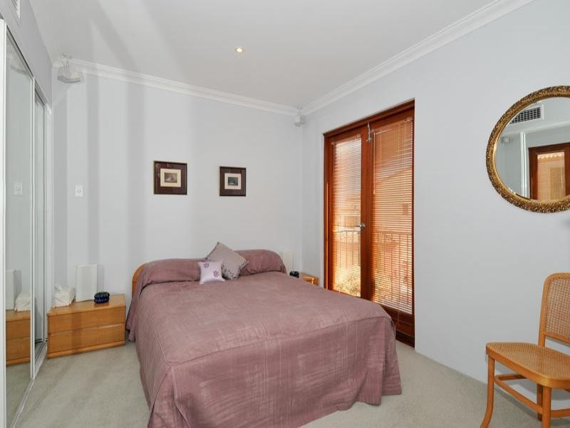 4/18 Port Quays, Wannanup WA 6210