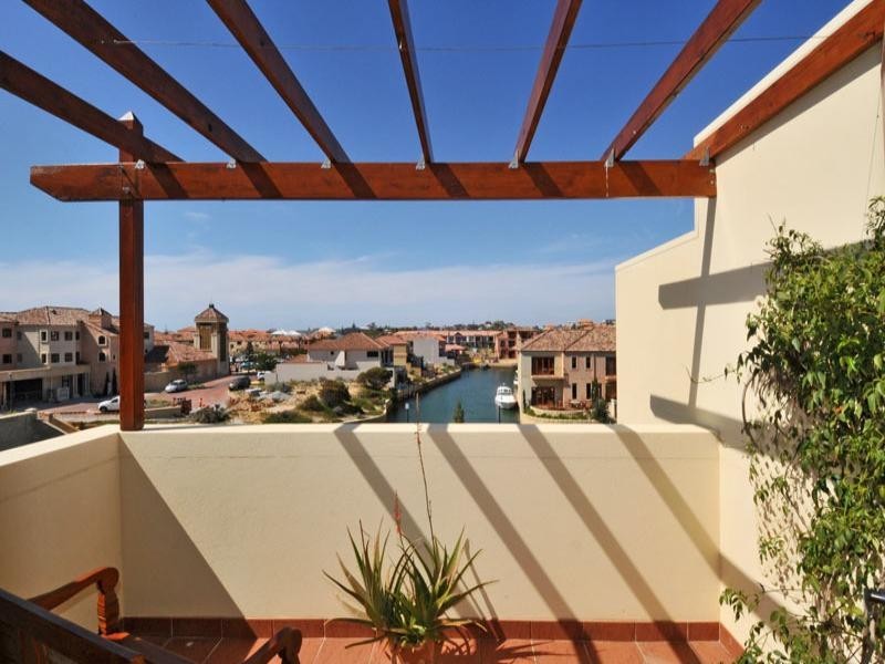 4/18 Port Quays, Wannanup WA 6210