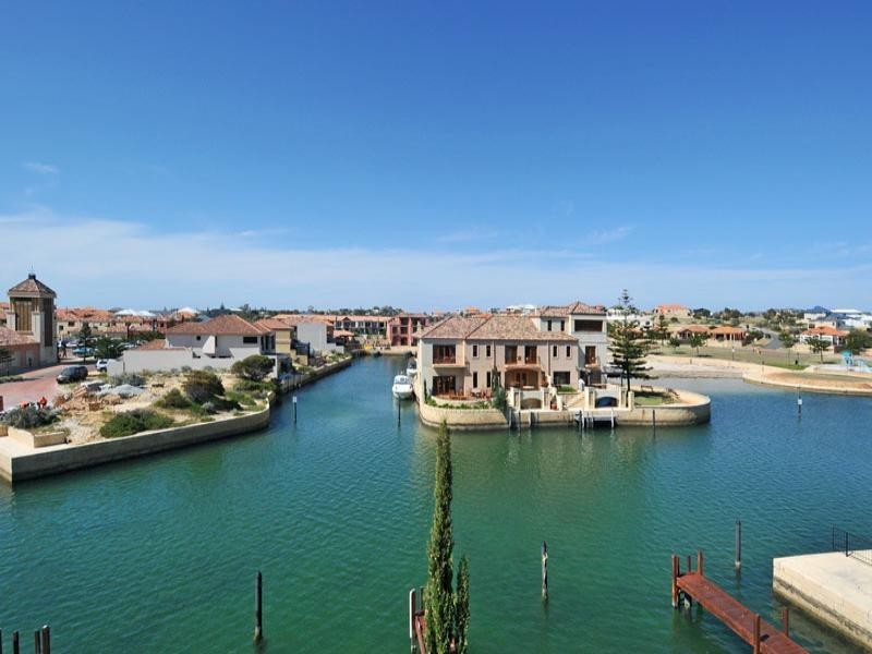 4/18 Port Quays, Wannanup WA 6210