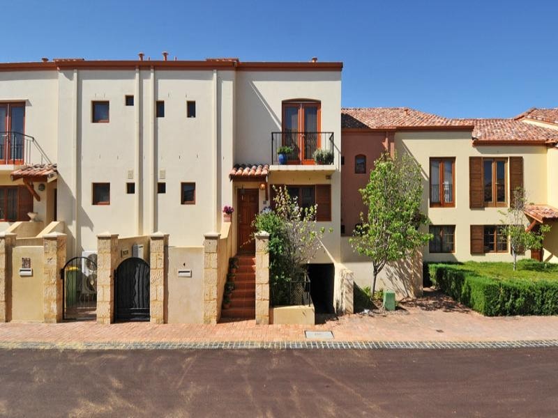 4/18 Port Quays, Wannanup WA 6210