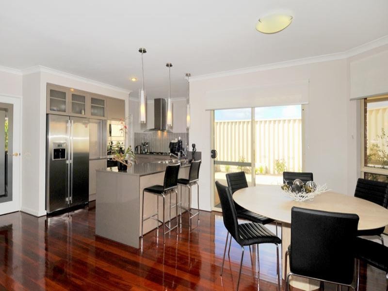 30 Rees Place, Wannanup WA 6210