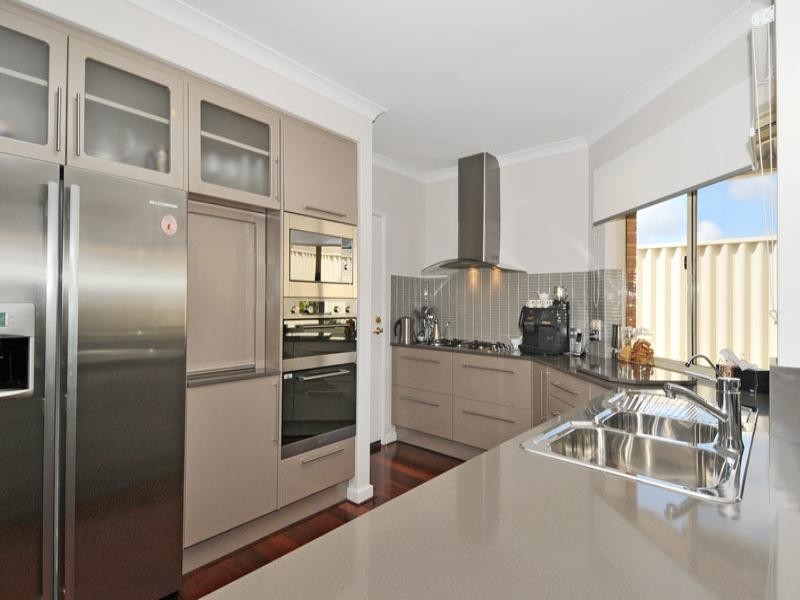 30 Rees Place, Wannanup WA 6210