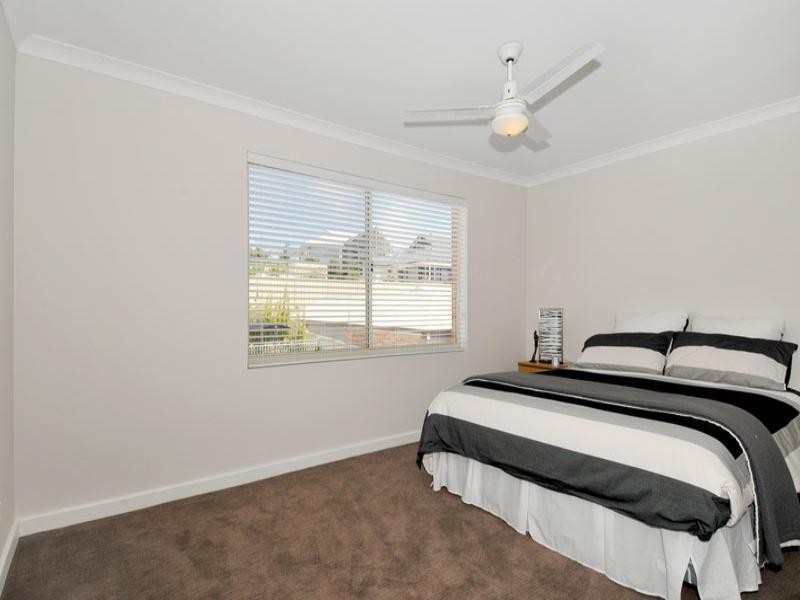 30 Rees Place, Wannanup WA 6210