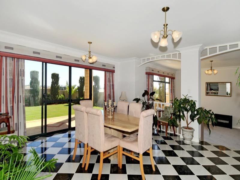 33 Princeton Drive, Wannanup WA 6210
