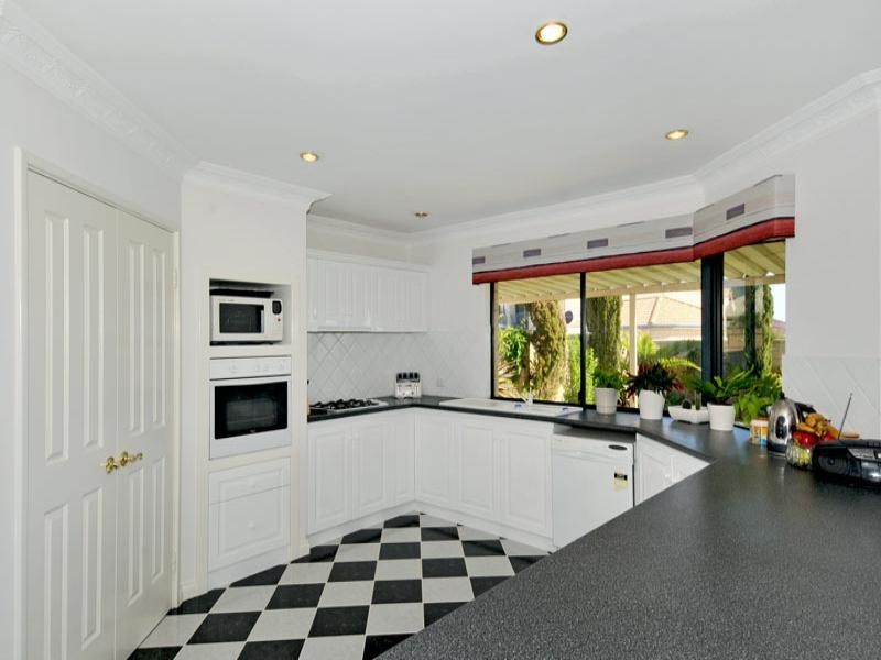 33 Princeton Drive, Wannanup WA 6210