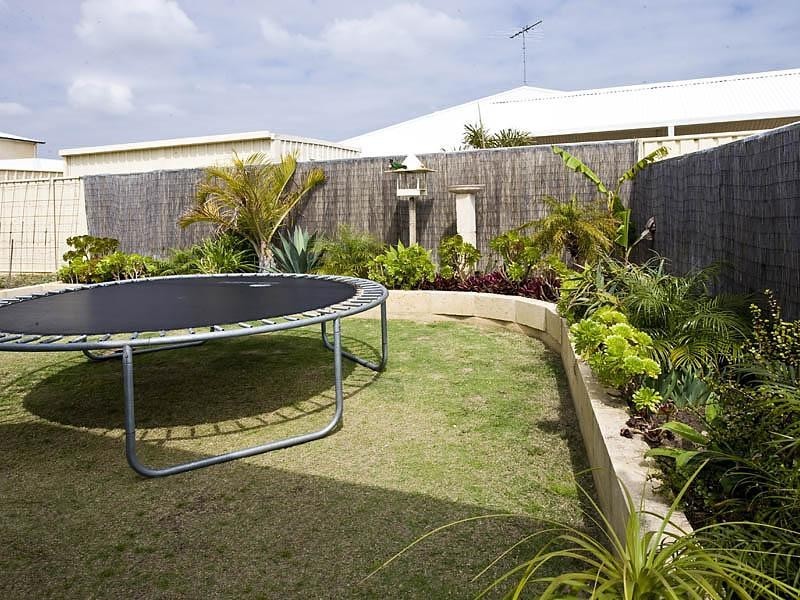 13 Chalice Rise, Lakelands WA 6180