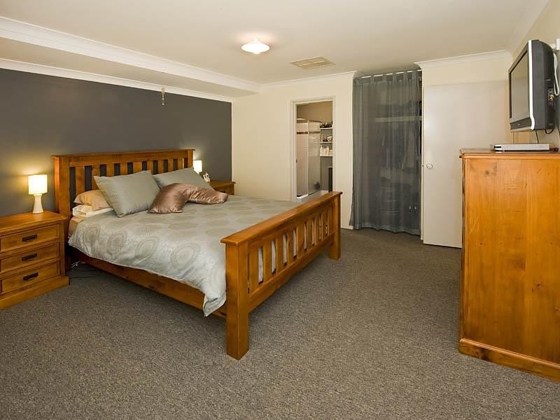 13 Chalice Rise, Lakelands WA 6180