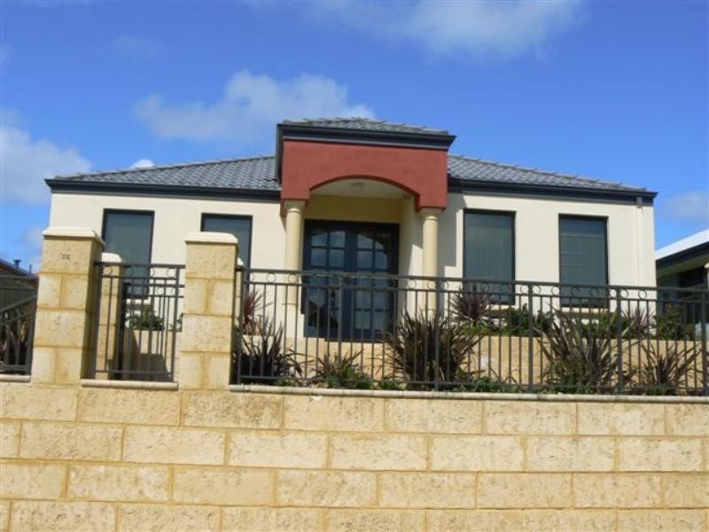 35 Batavia Avenue, Wannanup WA 6210