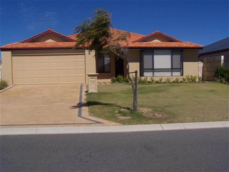9 Conch Way, Wannanup WA 6210