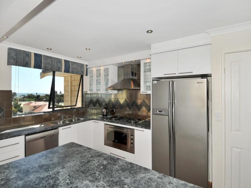 22 Endeavour Circle, Wannanup WA 6210