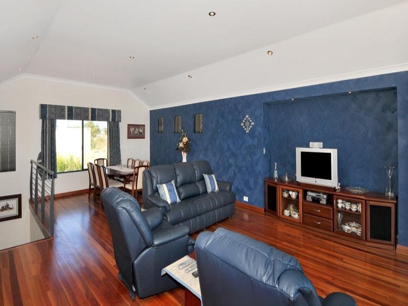 22 Endeavour Circle, Wannanup WA 6210