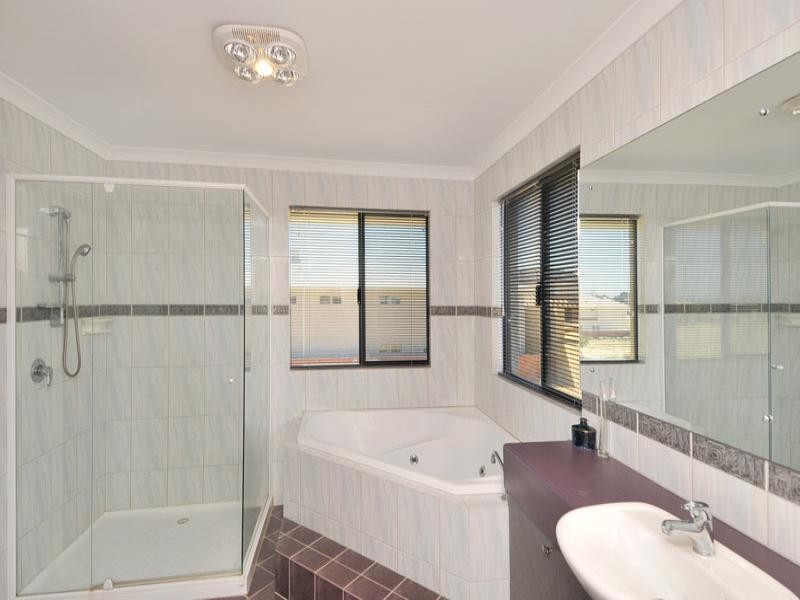 22 Endeavour Circle, Wannanup WA 6210