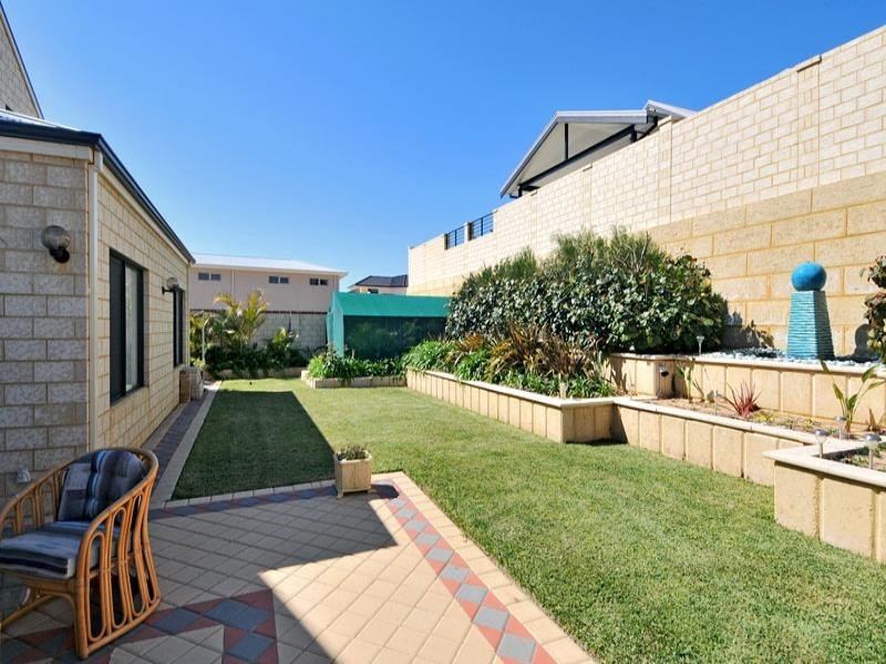 22 Endeavour Circle, Wannanup WA 6210