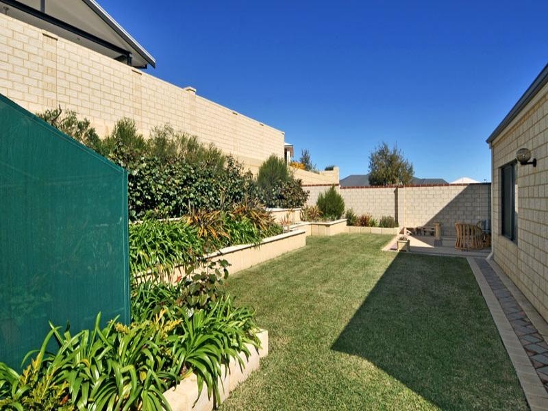 22 Endeavour Circle, Wannanup WA 6210
