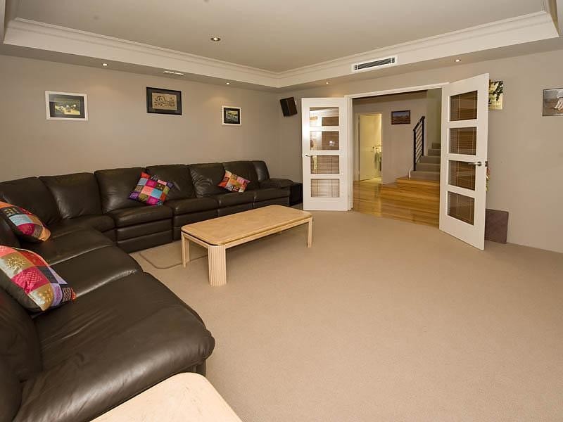 84 Baloo Crescent, Wannanup WA 6210
