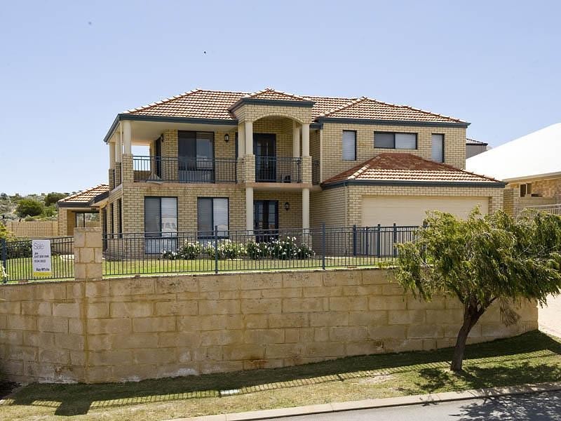 6 Hartog Pass, Wannanup WA 6210