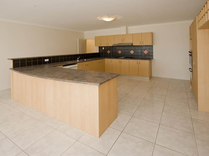 6 Hartog Pass, Wannanup WA 6210