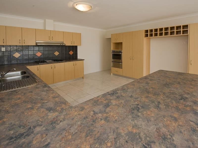 6 Hartog Pass, Wannanup WA 6210