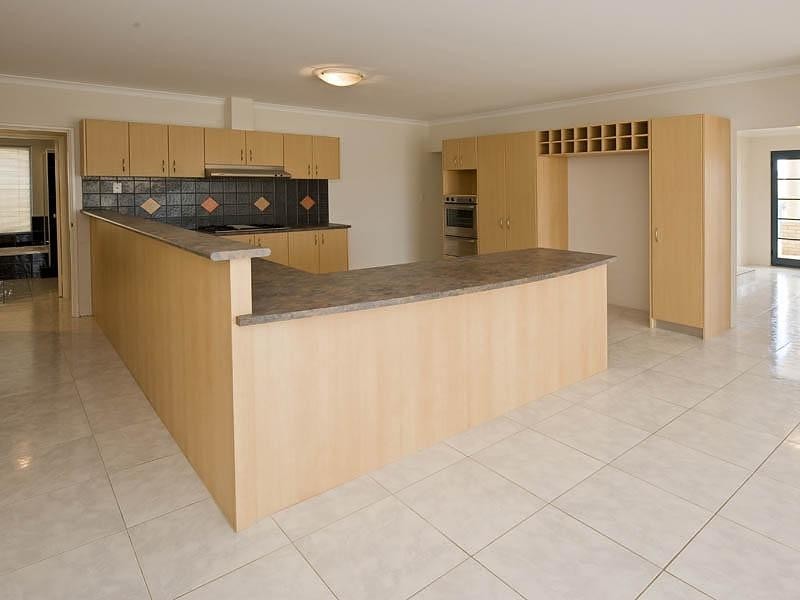 6 Hartog Pass, Wannanup WA 6210