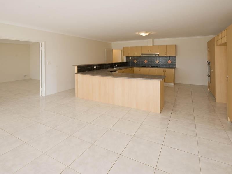 6 Hartog Pass, Wannanup WA 6210