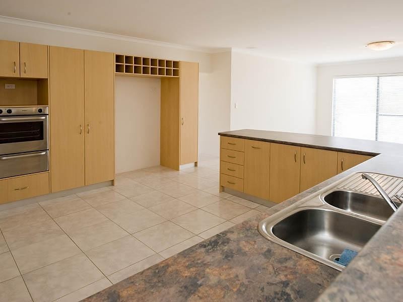 6 Hartog Pass, Wannanup WA 6210