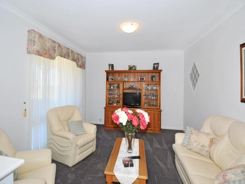 21 Batavia Avenue, Wannanup WA 6210