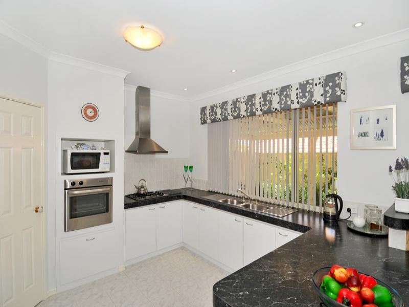 21 Batavia Avenue, Wannanup WA 6210