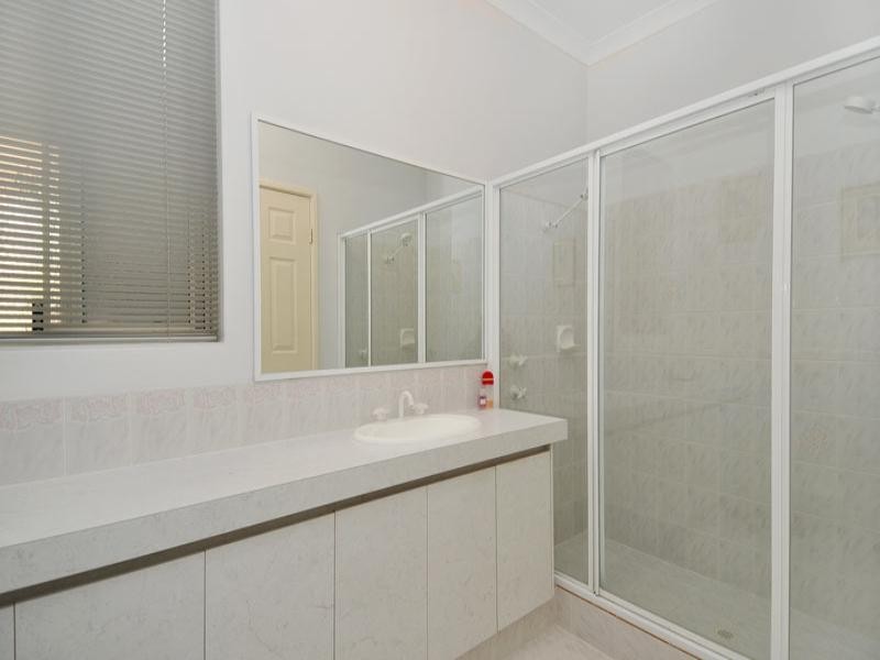 21 Batavia Avenue, Wannanup WA 6210