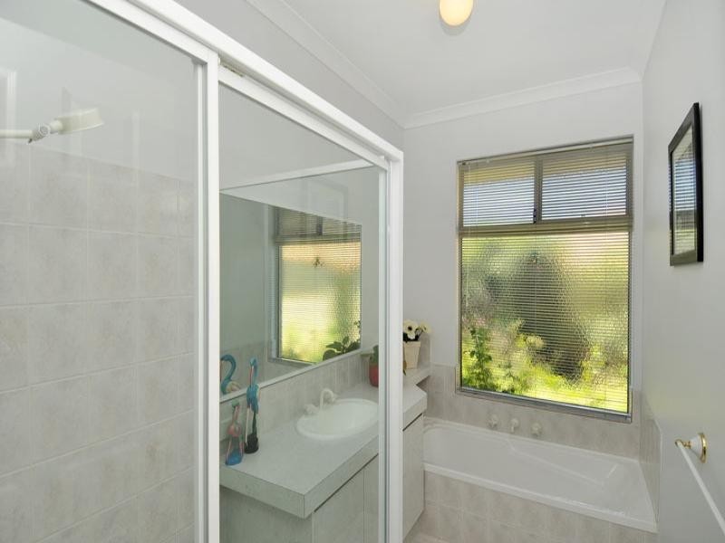 21 Batavia Avenue, Wannanup WA 6210