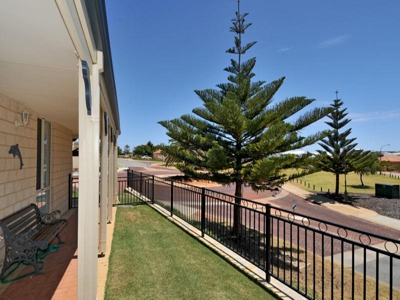 21 Batavia Avenue, Wannanup WA 6210