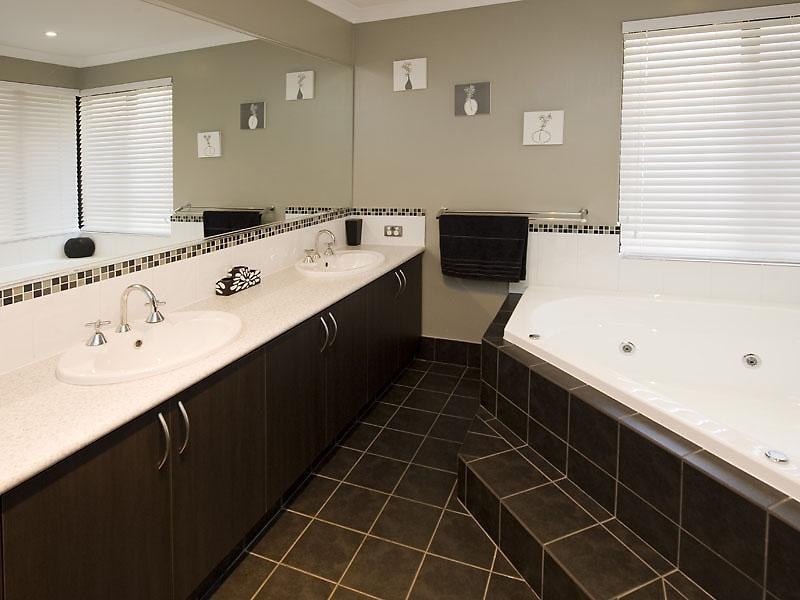12 Salmon Gums Lane, Dawesville WA 6211