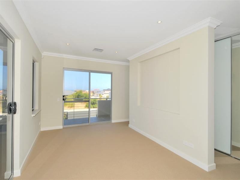 11/18 Caspian Drive, Wannanup WA 6210