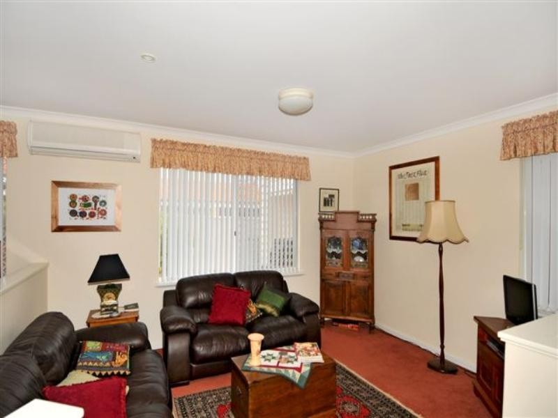 30 Leighton Road East, Halls Head WA 6210