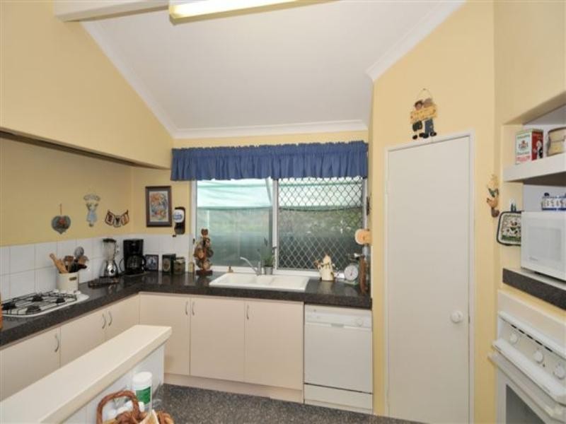 30 Leighton Road East, Halls Head WA 6210