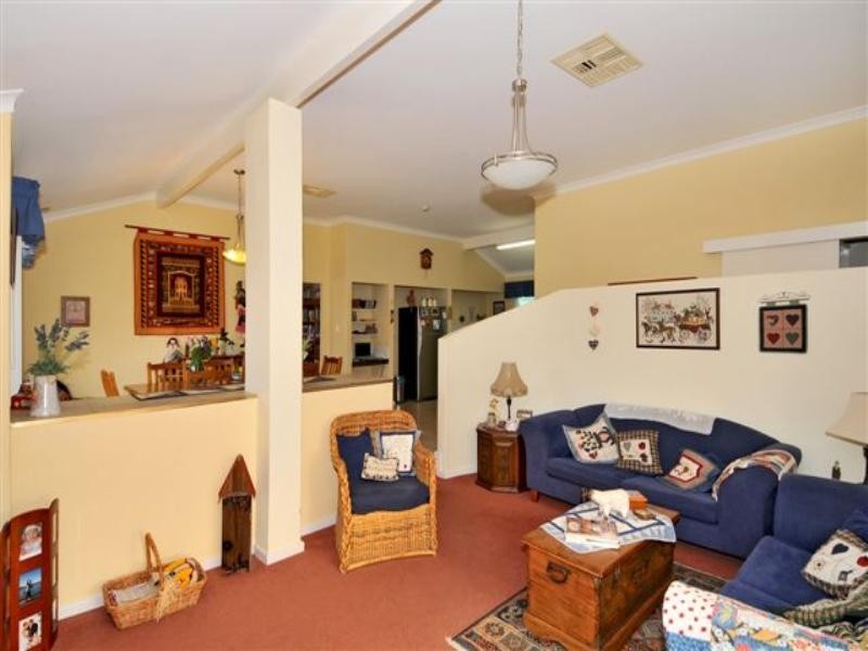 30 Leighton Road East, Halls Head WA 6210