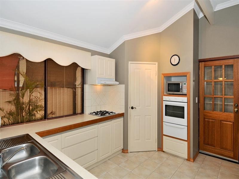 13 John Dory Cove, Wannanup WA 6210