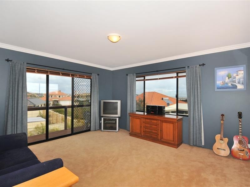 13 John Dory Cove, Wannanup WA 6210