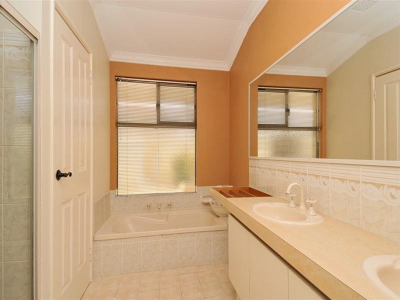 13 John Dory Cove, Wannanup WA 6210