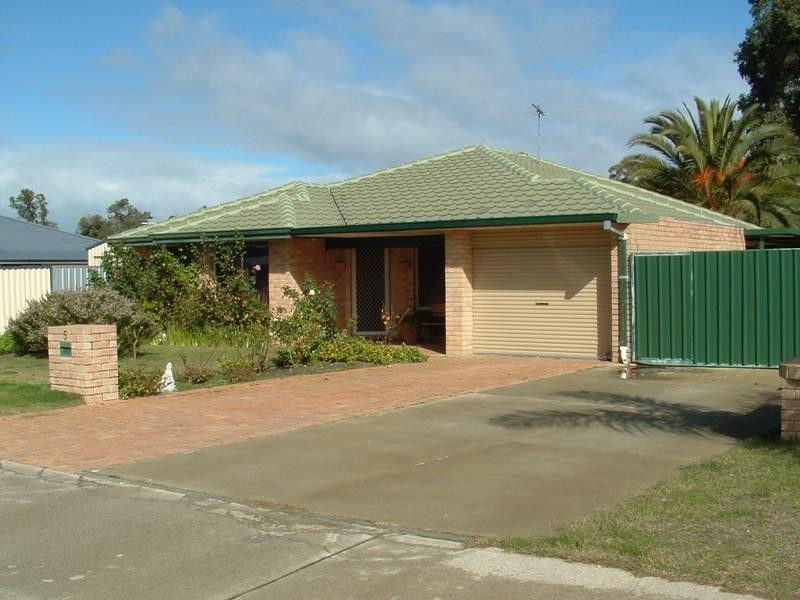 5 Tuart Road, Greenfields WA 6210