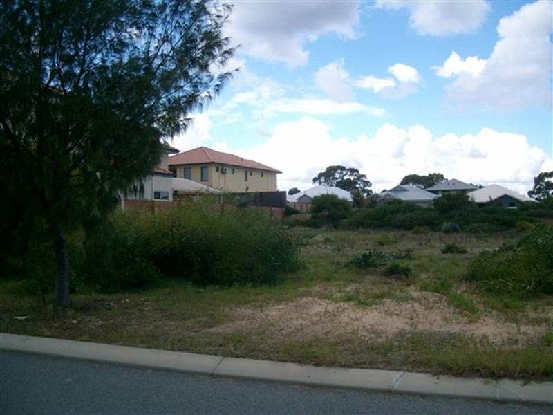 13 Crowsnest Terrace, Wannanup WA 6210