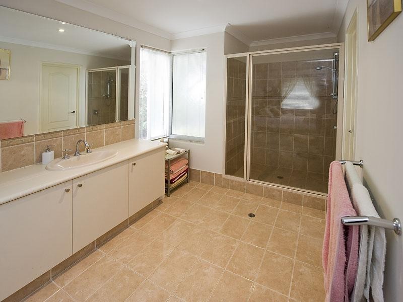 33 Peppertree Close, Wannanup WA 6210