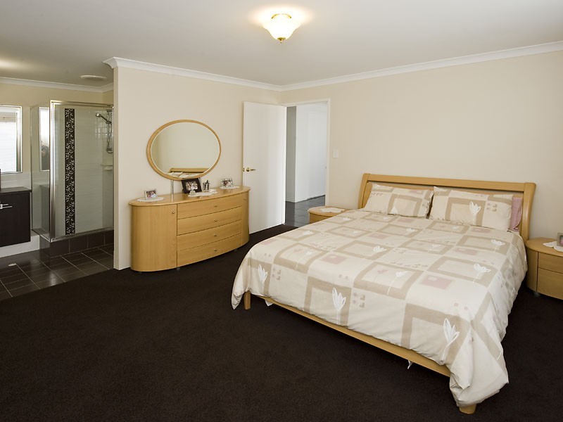 17 Frederick Way, Wannanup WA 6210