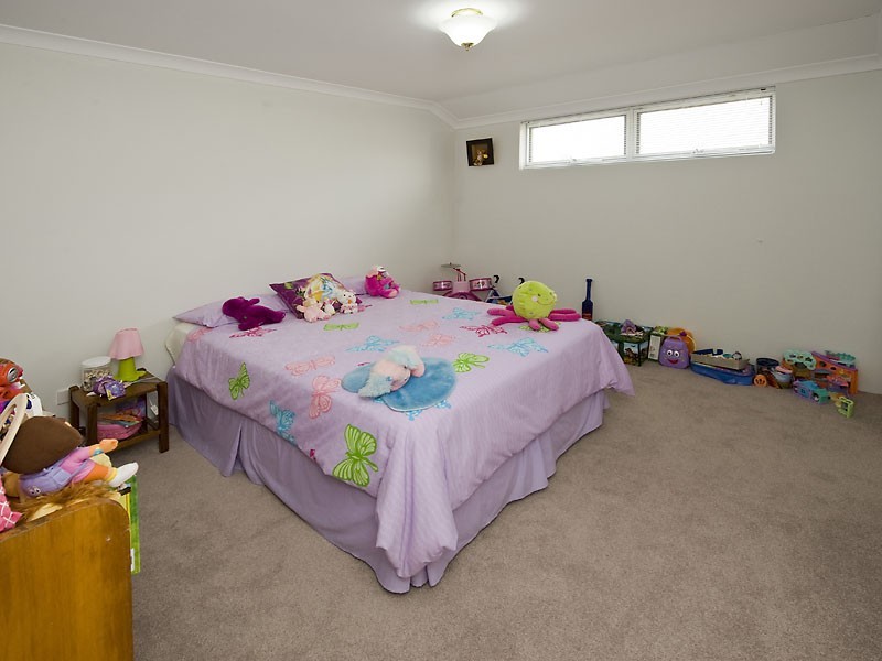 17 Frederick Way, Wannanup WA 6210