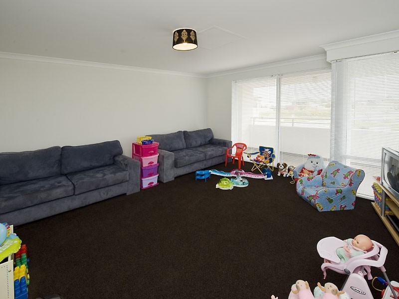 17 Frederick Way, Wannanup WA 6210