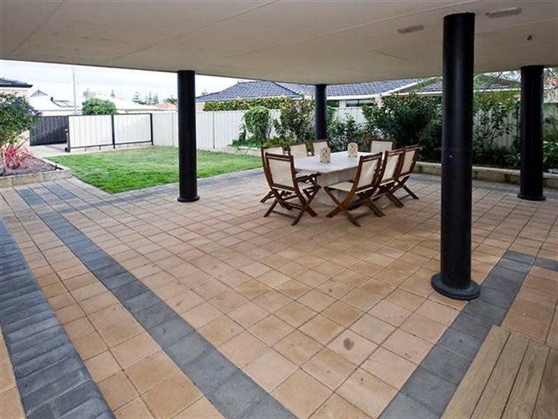5 Coastal Retreat, Wannanup WA 6210