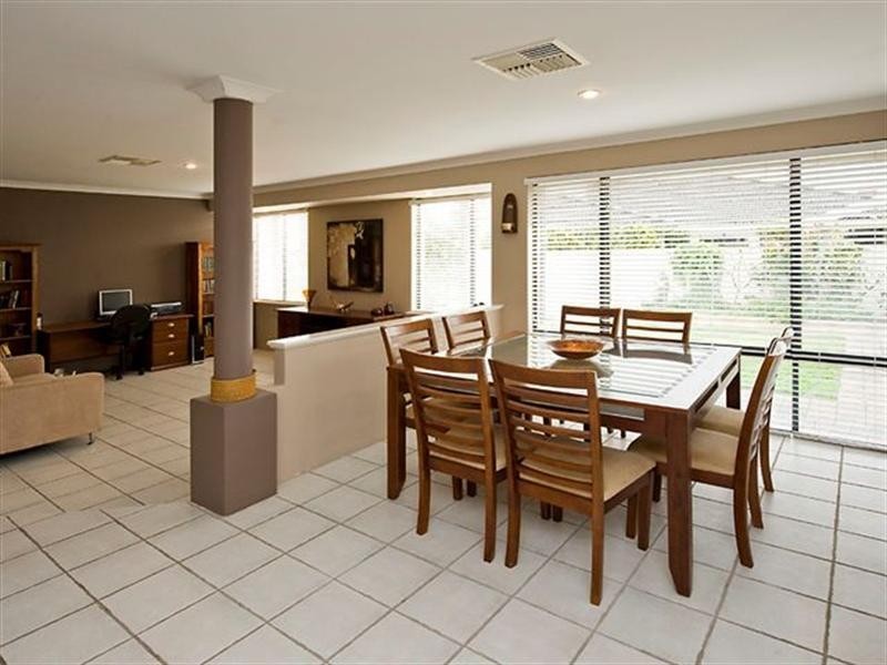 5 Coastal Retreat, Wannanup WA 6210