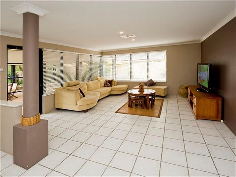 5 Coastal Retreat, Wannanup WA 6210