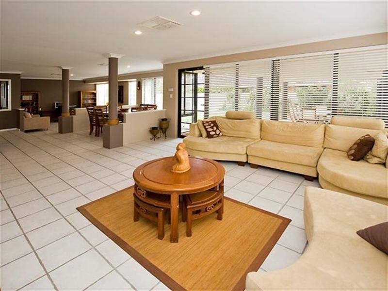 5 Coastal Retreat, Wannanup WA 6210