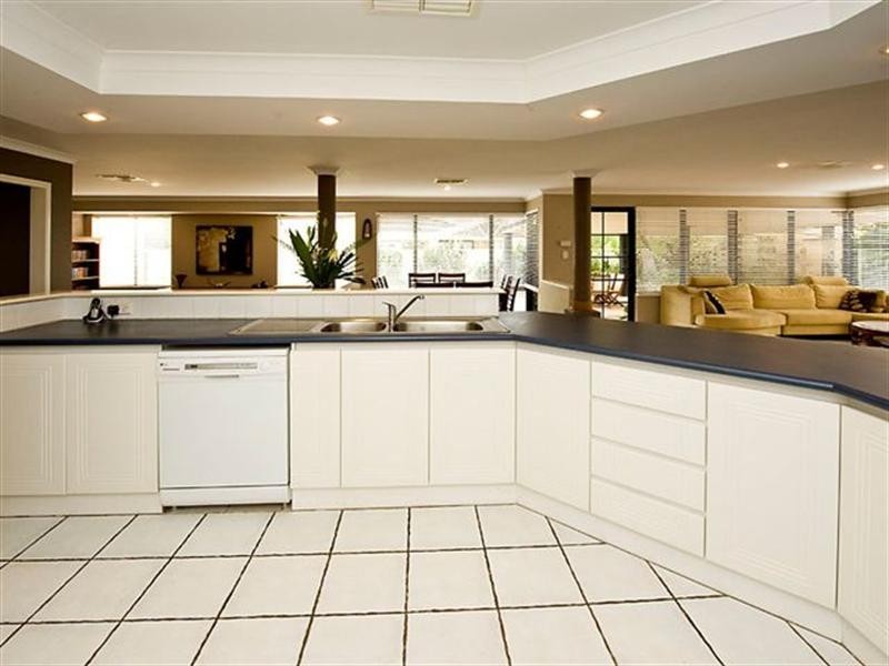 5 Coastal Retreat, Wannanup WA 6210